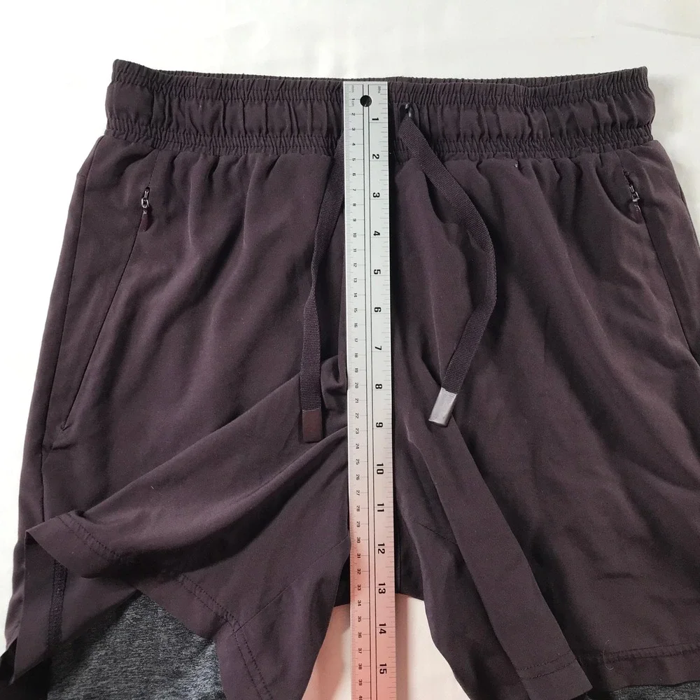 Alo Yoga Mens Stability 2-In-1 Shorts Plum Purple Zipper Pockets Medium